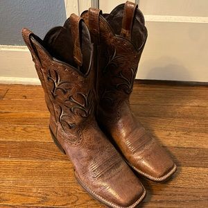 Ariat Cowboss Wildhorse Boots